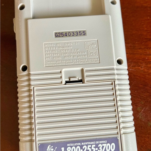The Original Nintendo Gameboy with Case & Games - Picture 6 of 8